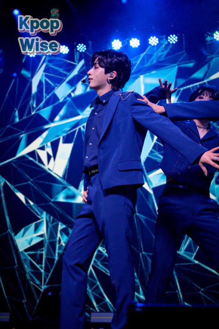 kpopwise's tweet photo. 📸[Photo Gallery] ONEUS Rises Like a Phoenix

#Photography by @ItsCieloPerez 

https://t.co/O79zqnaiiR

#oneus #ONEUSinPHX #ONEUSinAZ #oneus_tour #oneus_us_tour #투문 #REACH_FOR_US #oneus_concert #kpopconcert https://t.co/W9Wqxry6AK