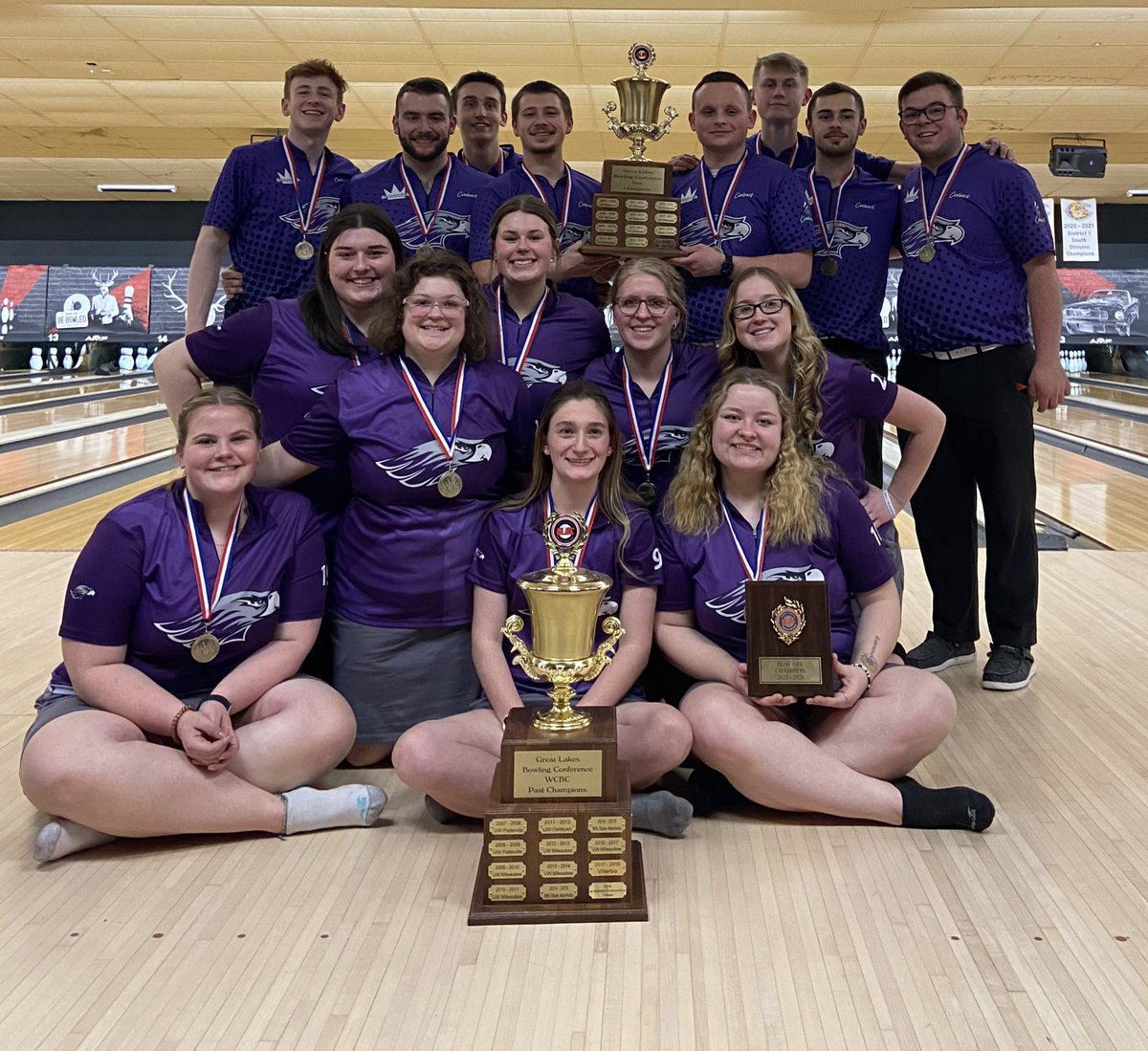 warhawkbowling's tweet image. It’s a great day to be a Warhawk! 

@warhawkbowling went 3-0 against Marian University to win the women’s GLBC 🏆 and @WarhawksBowling went 3-0 over UW-Oshkosh to win the men’s GLBC 🏆

#WinTheDay #OwnIt #PoweredByTradition
