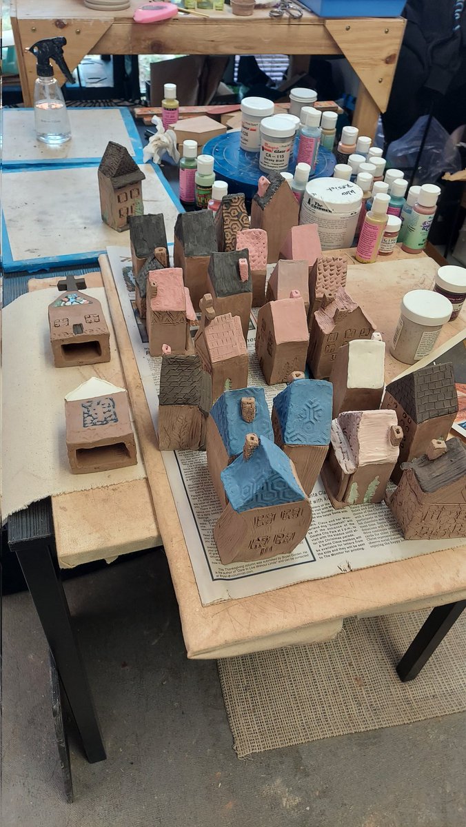 JacqueJ1818's tweet photo. Building houses is hard work...work inprogress...loving them https://t.co/eEynSFYa1U