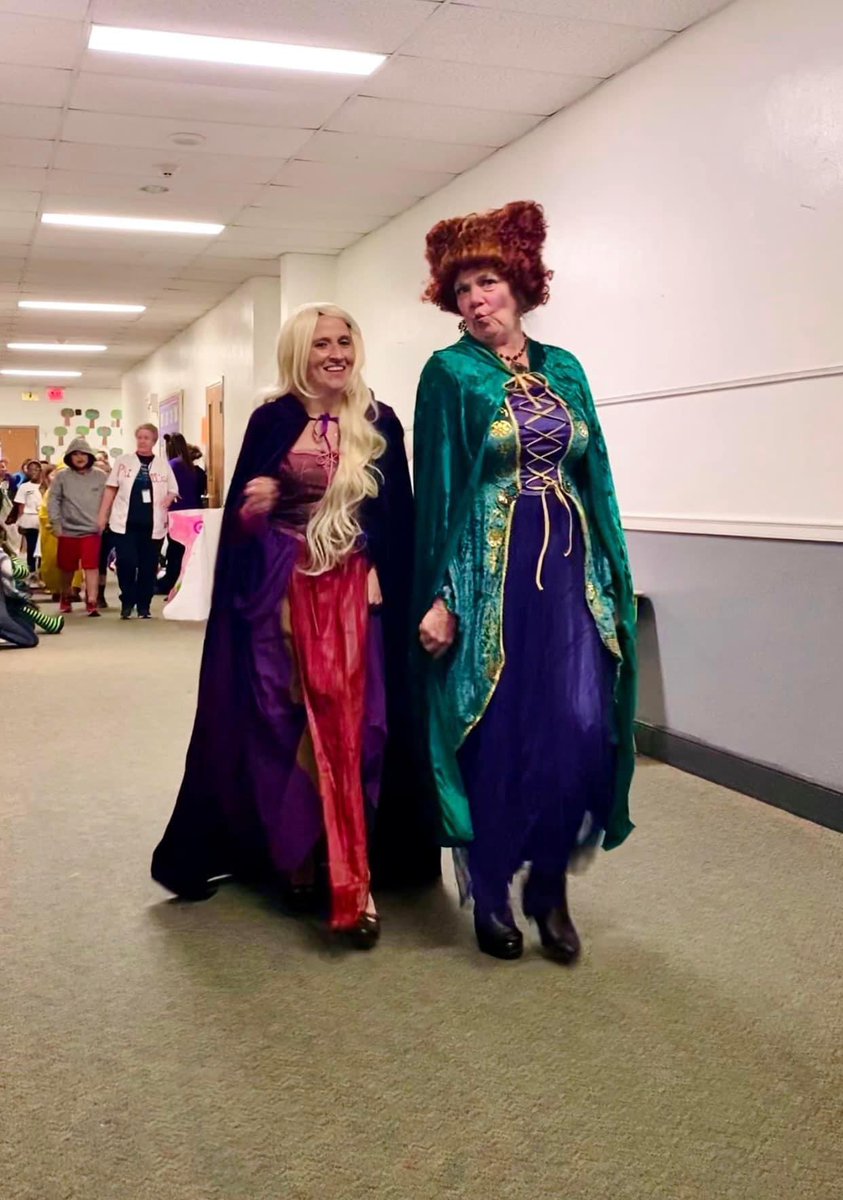 CASDEFallowfld's tweet photo. {Day 5 ❤️}

Name a more amazing front office staff than Big East’s. We’ll wait!
Yep, just as we thought! Mrs. Frost and Ms. Bernardo are the absolute best, so in their honor, please enjoy some of our favorite pics of them! We love them, wigs and all! @CoatesvilleASD @EfesPto https://t.co/0EJpVR9DyG