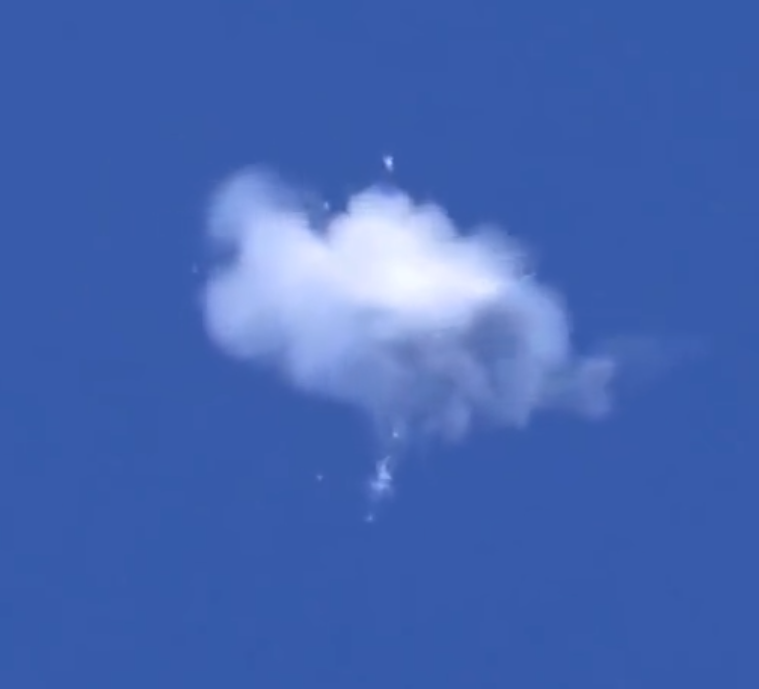 noadryan's tweet photo. The United States is really awesome, and many planes of the Air Force finally shot down Chinese balloons worth 100 yuan. How difficult it is to shoot down Chinese balloons, boost morale, strengthen the psychology of Americans, and perform outstanding feats!🤣🤣🤣 https://t.co/BANmt53CWa