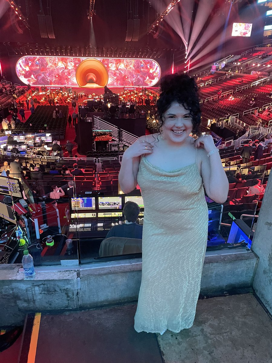 NotoriousAHB's tweet photo. spending my 29th birthday at the #GRAMMYs 🥳🎂🎉🥂✨ https://t.co/S2CqVhoD4h
