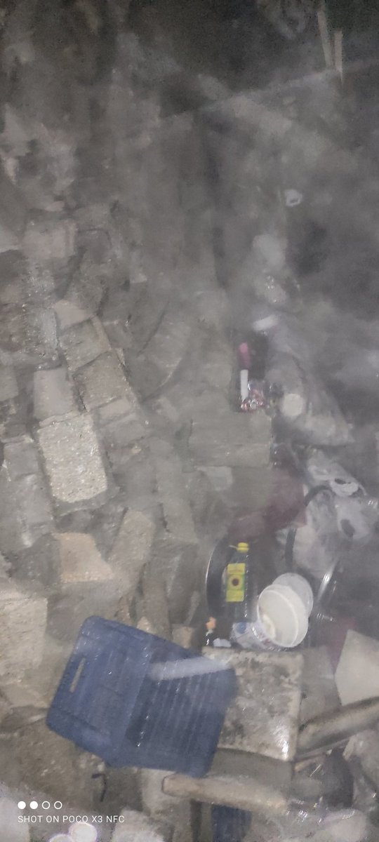 Hatay ovakentteyiz lütfen yardım edin yengem enkazın altında kaldı kimseyi  arayamıyoruz