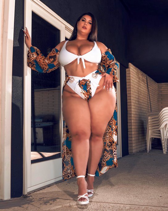 2 pic. I value myself too much to accept any type of blatant disrespect from anyone ??‍♀️ treat me less