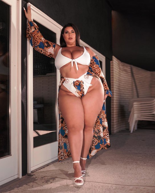 1 pic. I value myself too much to accept any type of blatant disrespect from anyone ??‍♀️ treat me less
