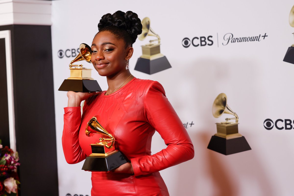 CBS's tweet photo. #GRAMMYs gold looks good on them...🤩✨ https://t.co/G9shhungra