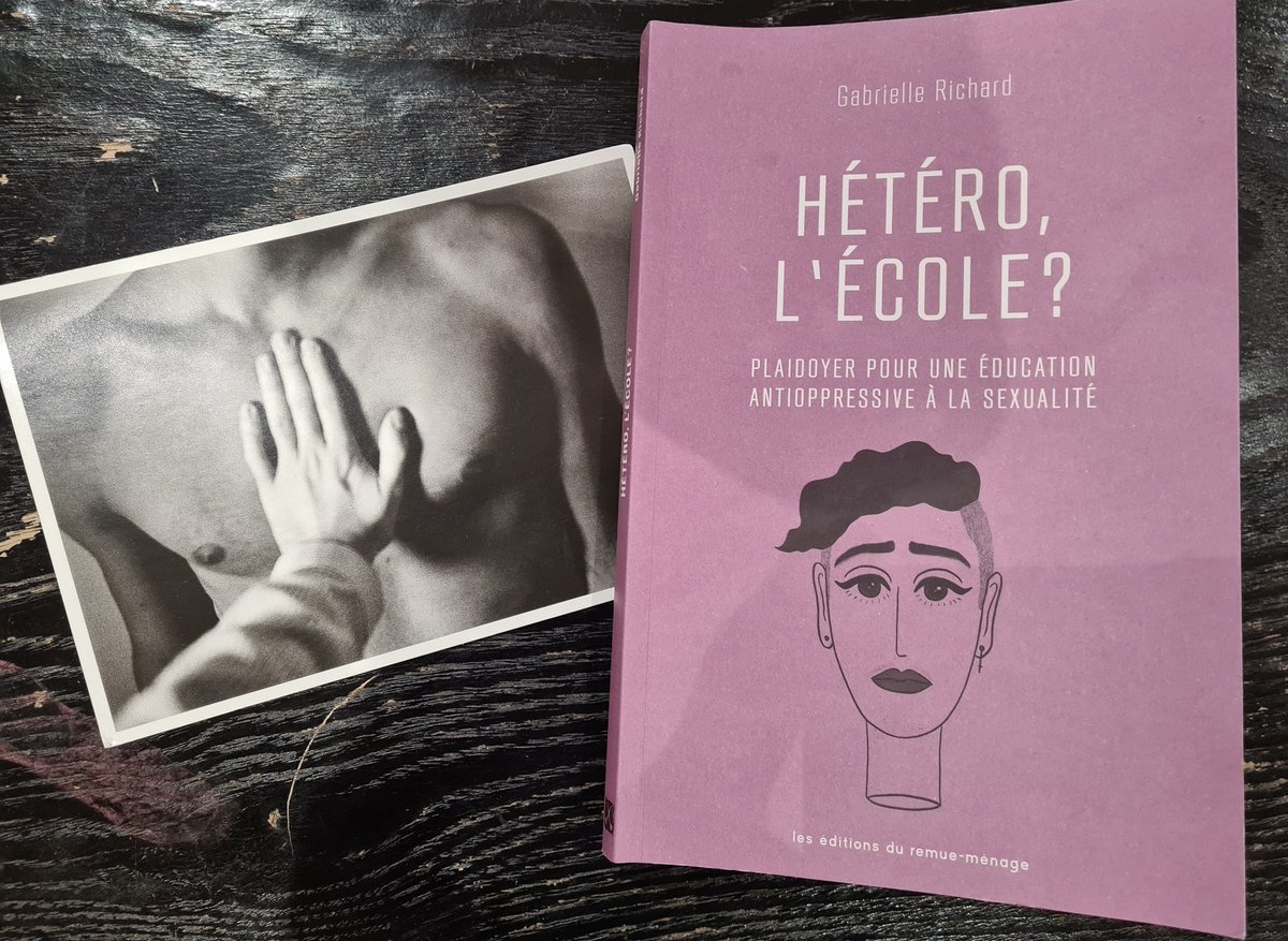 Peut-on combattre l’homophobie à l’Ecole sans combattre l’homophobie de l’Ecole elle-même ? Analyses et exemples à la lumière d’un essai de <a href="/Gab_BRichard/">Gabrielle Richard</a> dans <a href="/cafepedagogique/">Le café pédagogique</a> cafepedagogique.net/2023/02/06/com…