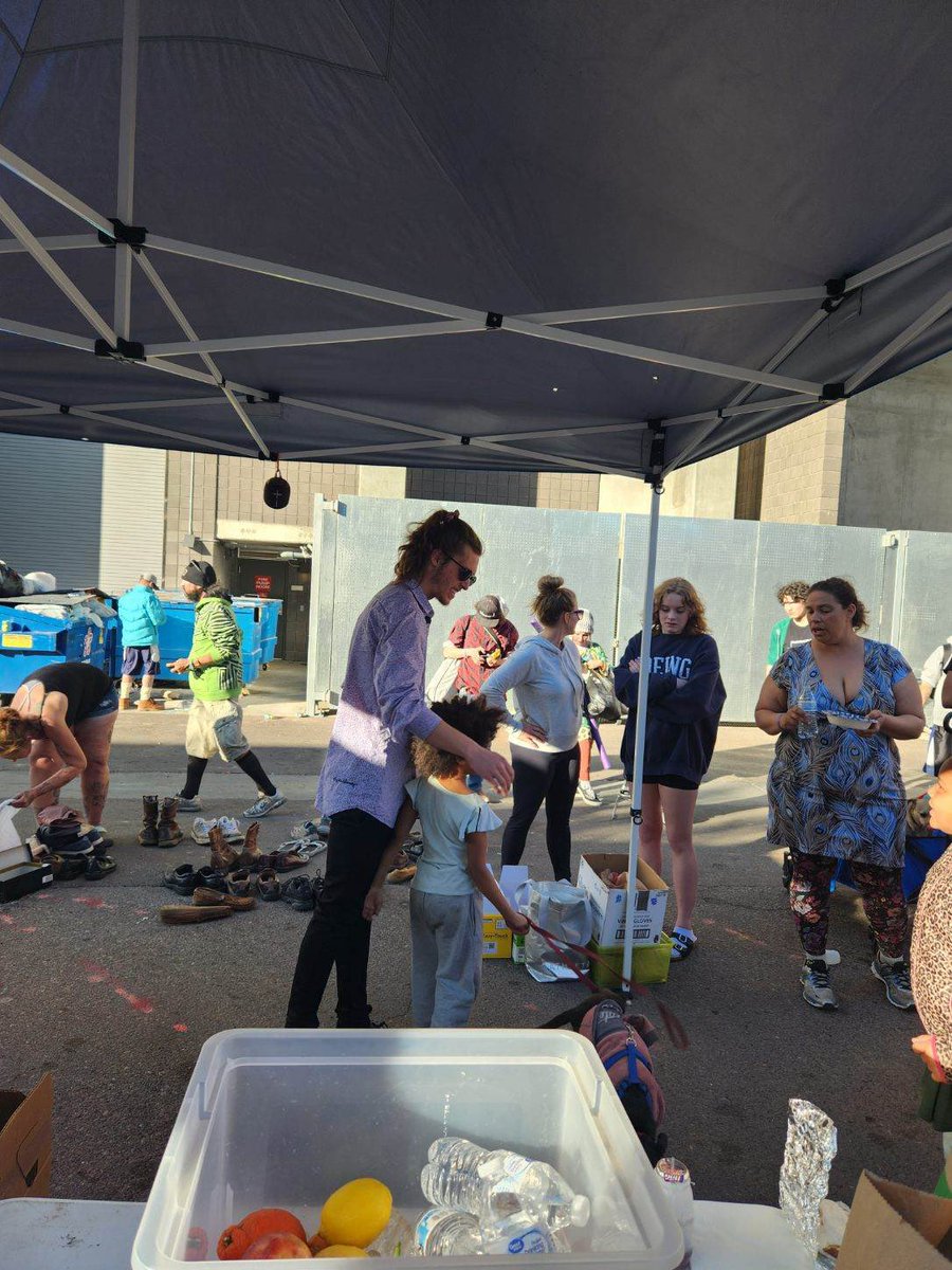 Such a wonderful day today at our <a href="/HugsAz/">AZ Hugs For the Houseless</a> Sunday Family Picnic ❤️ Thank you so much to all the many people who make our statewide movement of love possible every week!