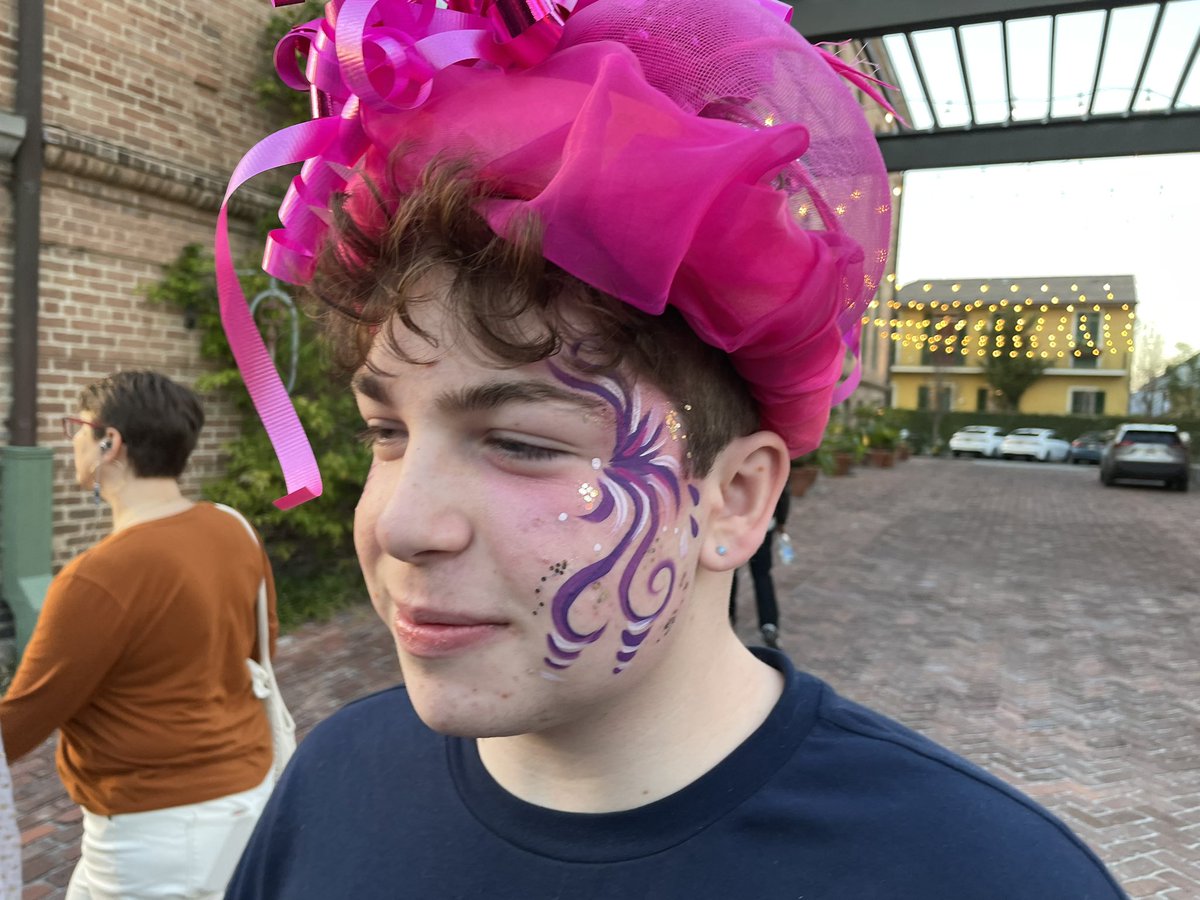 penelopetrunk's tweet image. I worried New Orleans would be drunken bar hopping. But it turns out locals take costuming way too seriously to do it drunk, and we fit in just fine.