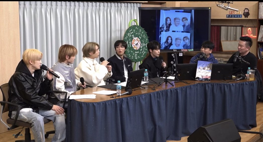 suhpremacistJ's tweet photo. They’re talked about johnny took a photobooth with gordon ramsay and giselle HAHAHAHAH https://t.co/ab73uWuJAe
