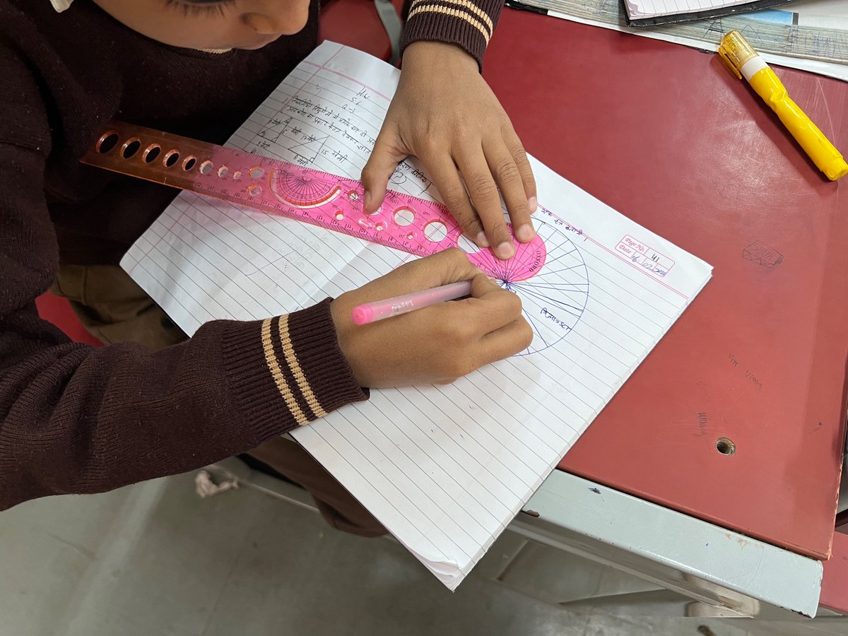 mukeshjain73's tweet photo. #Math 
#exploration 
Out of the box by inside the box thinking
#INFINITE 
Radii in a circle……
Class VI
#gbssspunjabibagh
@LetsTalkEdun 
@RdjkTdc 
@EkpreetKaur4 
@JYOTIRAWAT_21 https://t.co/twkqfZEE3f