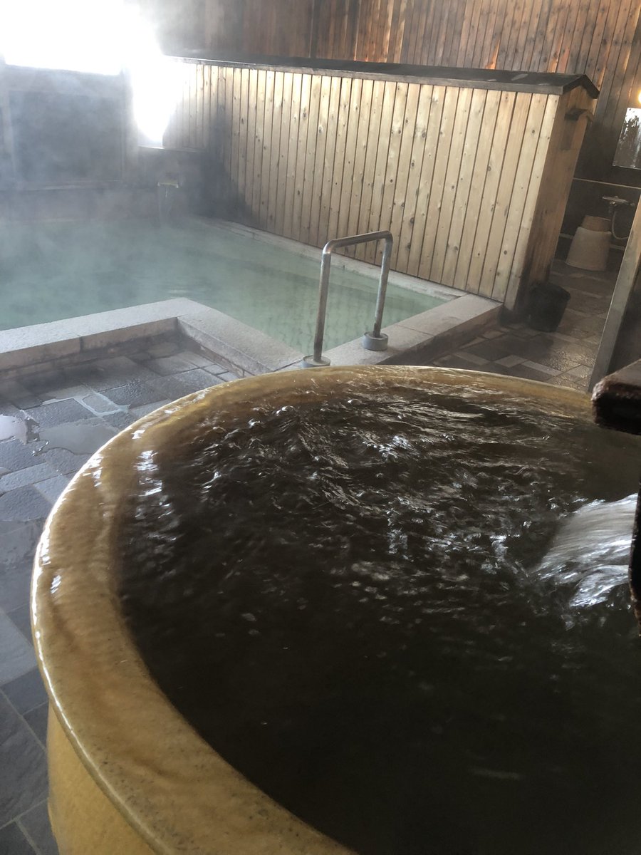 KinkiyuHotel's tweet photo. 今日が風呂の日なのをすっかり忘れてました…今からでもビッグウェーブに乗れますか？♨️

#風呂の日
#いつかの旅に川湯温泉 https://t.co/gTSh5h0piE
