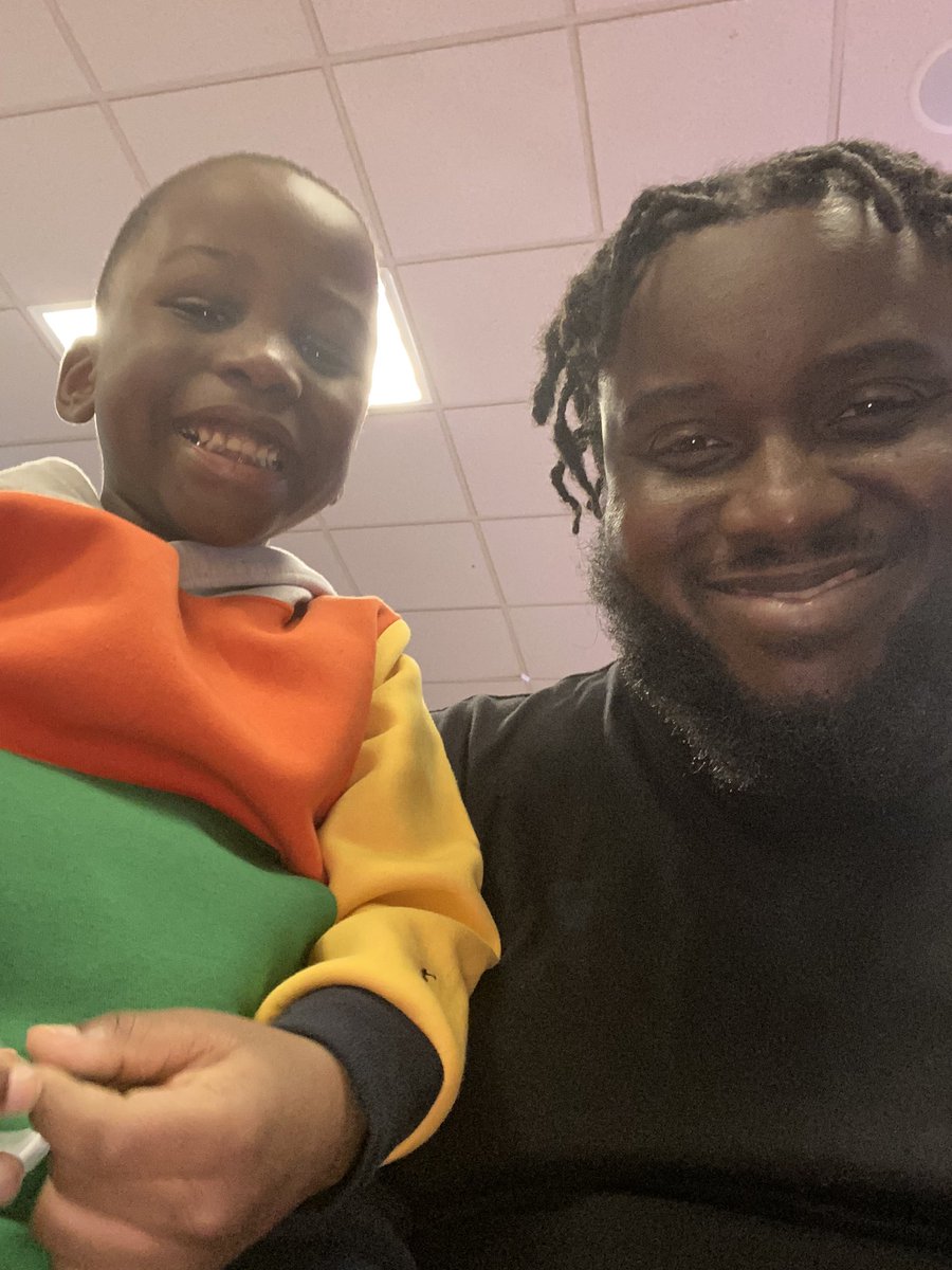 EastsideFatz's tweet photo. Happy 5th Birthday Son!!!!! 🎈🎁🎉🎊
#proudpapabear
#kiamsdaddy
#kiams💪🏿
#employeeoflilfatz https://t.co/HQdiRLkfUC