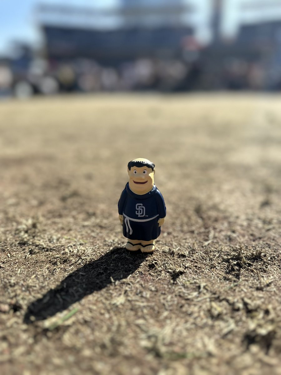 Mini Friar tweet media