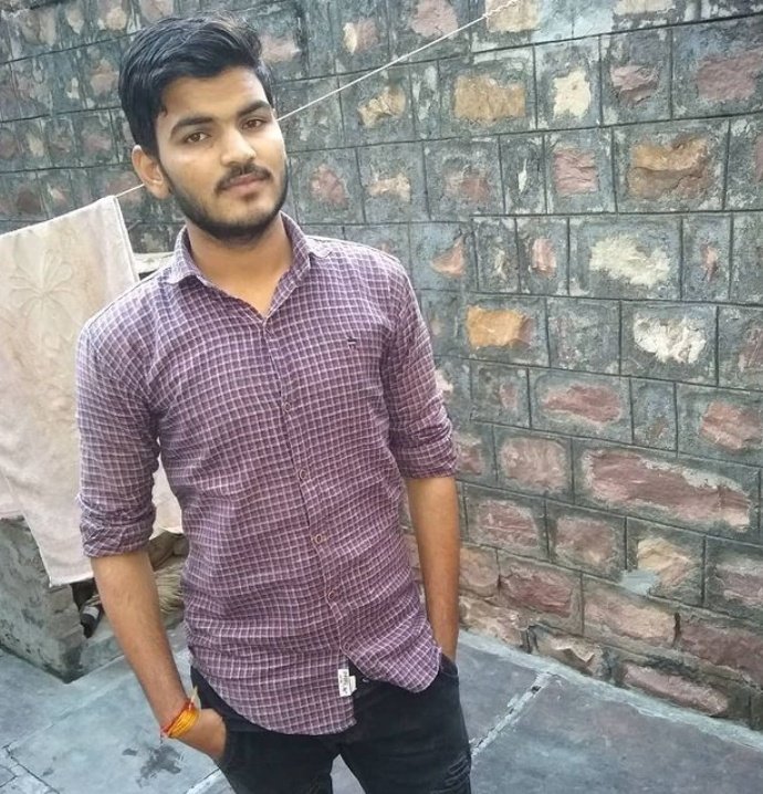 DigambargurjarR's tweet image. ल्यौ थामो 😀
#2k18