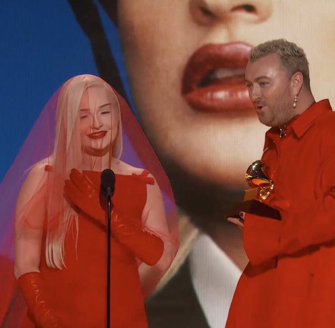 NotLaGrupa's tweet photo. Kim Petras es la primera mujer trans en ganar un premio Grammy 🏳️‍⚧️ #GRAMMYs https://t.co/GmsHFkOtxi