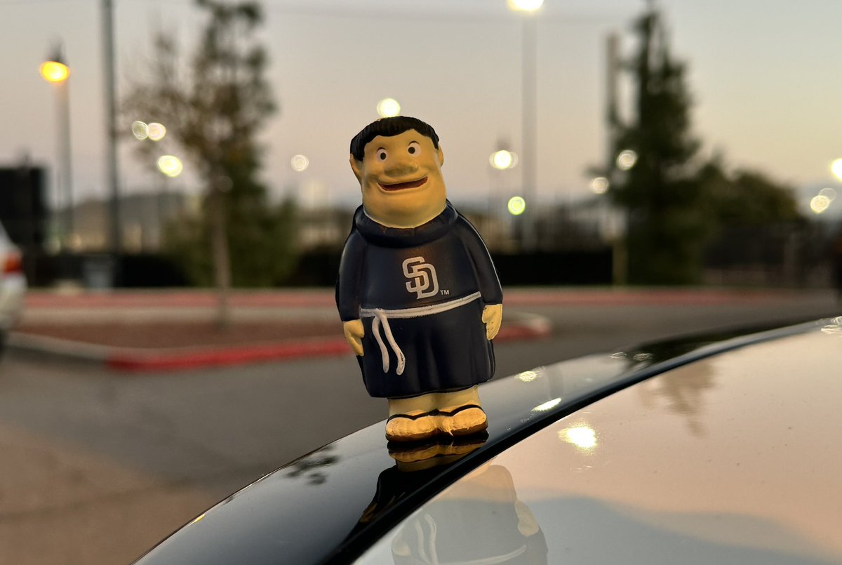 Mini Friar tweet media