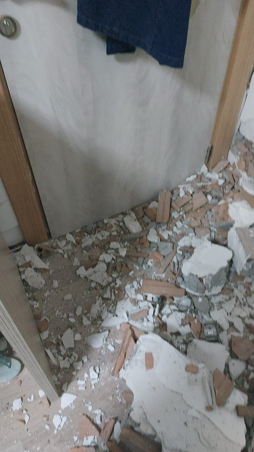 Kahramanmaraş Sütçüimam yurdu B blok 711 numara arkadaşım orada mahsur kaldı. Enkaz altında şu an. 
#deprem
#kahramanmaras
#acil