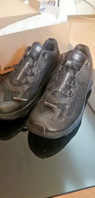 サロモン スピードバース PRGのブラック買いました!サロモン独特のクイックレースが好き 