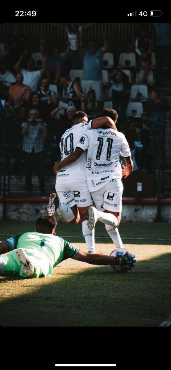 damilizio's tweet photo. Increíble el marco del partido con nuestra gente que alento sin parar los 90 minutos. Lo disfrute, se nos escapo sobre el final pero esto recién empieza. Vamos Alboo💪🏼🤍🖤 https://t.co/dSfww8rGUB