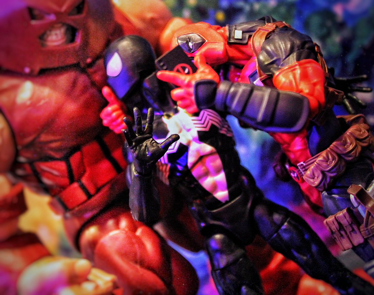 “Say MOZZARELLAAAA!”
“Uuuh, Wade…?
#deadpool #spiderman #juggernaut #peterparker #wadewilson #marvel #marvellegends #marvelcomics #revoltech #amazingyamaguchi #actionfigures #actionfigurephotography