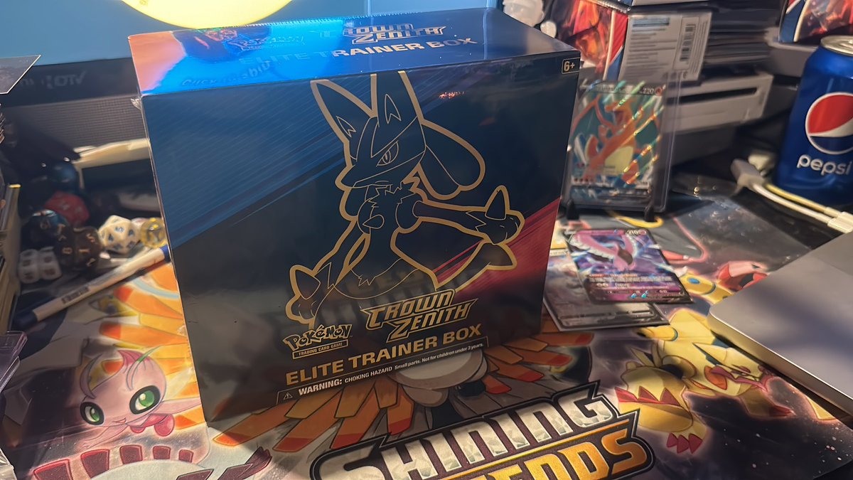 Darthlain018's tweet photo. Hello there! Going live on twitch in 5 minutes and ripping some Crown ETBs! Come hang out and say hi! If you have fun, leave a follow and help me reach 50 followers! #SmallStreamerGoals #PokemonTwitch #TwitchRips https://t.co/sF4zZvpAb5
