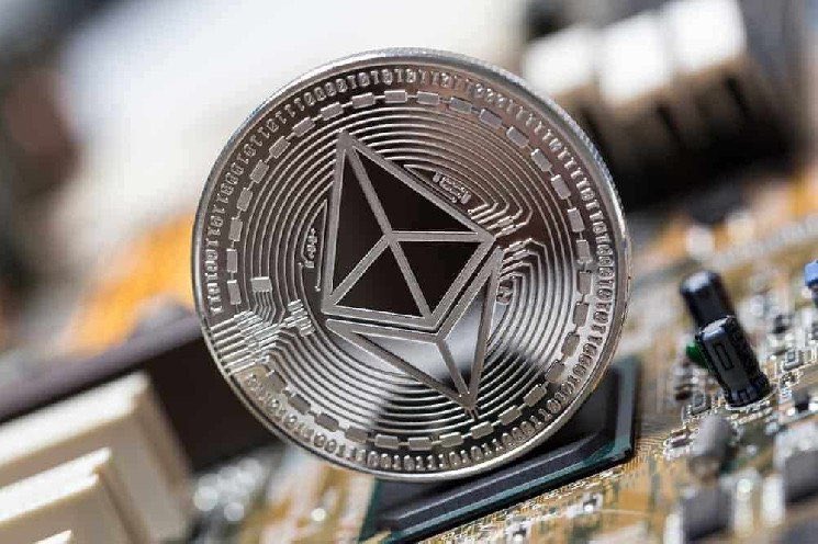 elegro_eu's tweet photo. Ethereum Zhejiang testnet goes live; Is ETH on the verge of a huge rally?

Following the Merge upgrade that transitioned the Ethereum (ETH) blockchain to the proof-of-stake (PoS) protocol, the network’s development activity is entering a new stage.

#bitcoin #crypto https://t.co/2LNgYwZ9vL