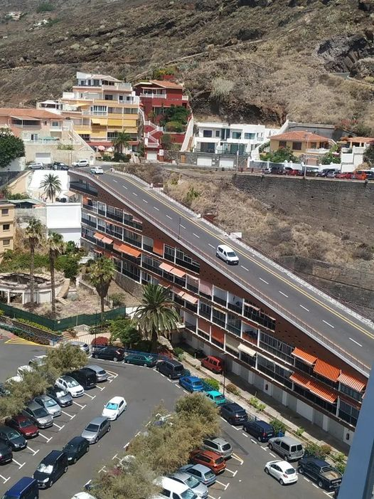 JamesHu29812484's tweet image. The road above a building Tenerife, Canary Islands.
