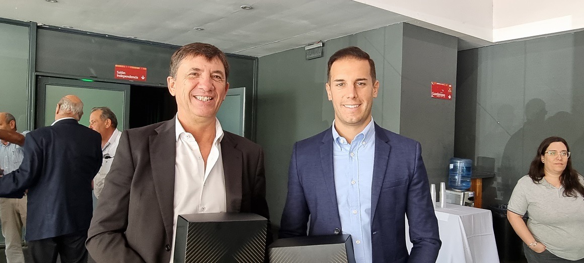 Después del Acto de Apertura de la Asamblea de <a href="/AFASCL/">AFA SCL</a> compartí unos buenos momentos con <a href="/guilletavernier/">Guillermo Tavernier</a> y <a href="/FontenlaE/">Eduardo H. Fontenla</a>