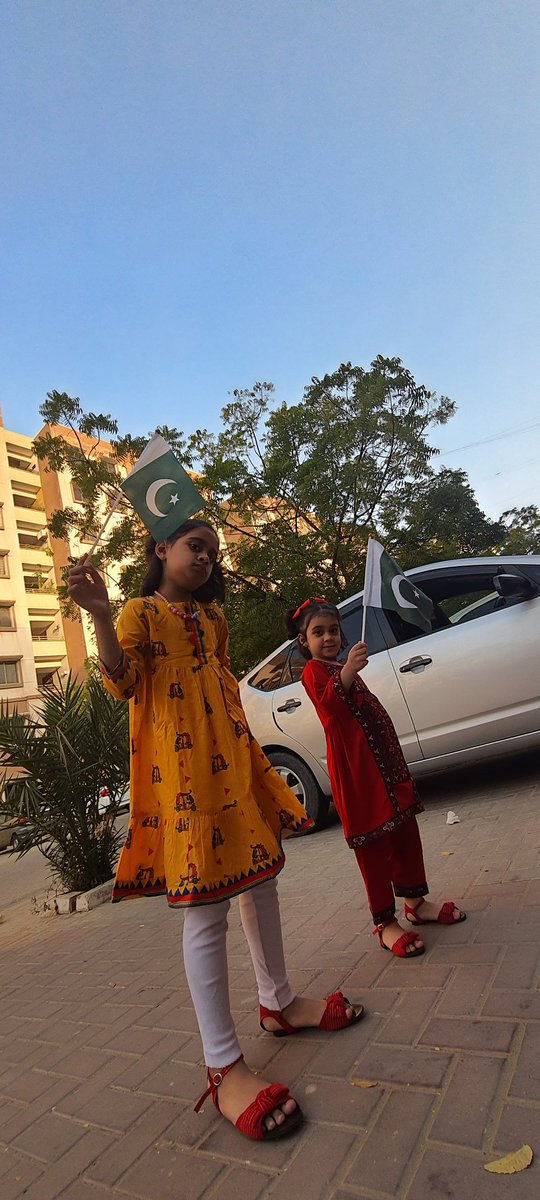 synzaidi1's tweet photo. Celebration of Kashmir Day....!!!
#Fanila #Faaliha
#Bittu #Sittu
#Sunrisewithadeel #Adeelazhar https://t.co/bs9x5wtkXe
