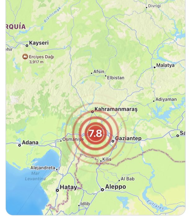 JorRausch's tweet photo. #Sismo
Turquía 🇹🇷 según los geólogos, se ubica en una de las zonas sísmicas más activas del mundo.
En agosto de 1999, un terremoto de magnitud 7,4 sacudió el noroeste del país, y dejó un luctuoso saldo de 17.000 muertos.
🚨 El #susmo de esta noche se estima afectó a 15 millones. https://t.co/GB386V7wWn