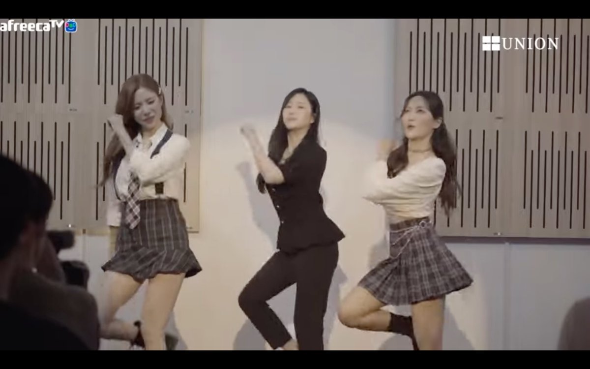 martinpoldma's tweet image. #randomplaydance