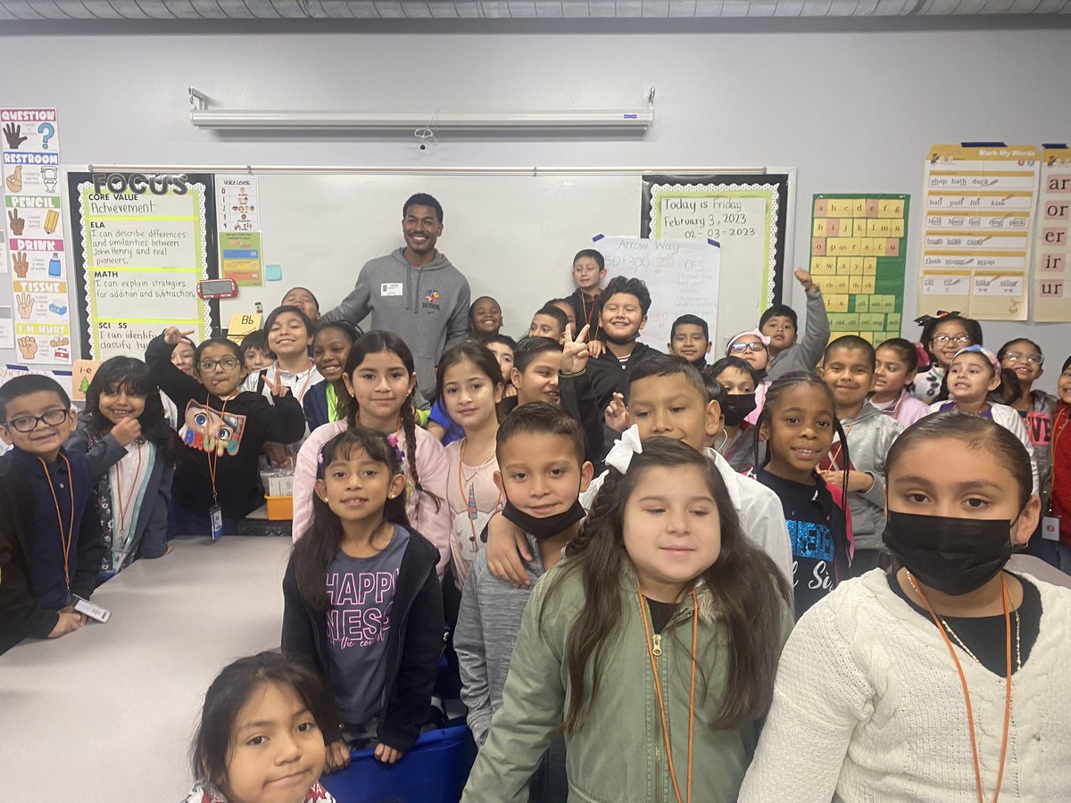 First annual career fair at <a href="/YESPrepAirline/">AirlineES</a> was a success! #BlackHistoryMonth #RepresentationMatters