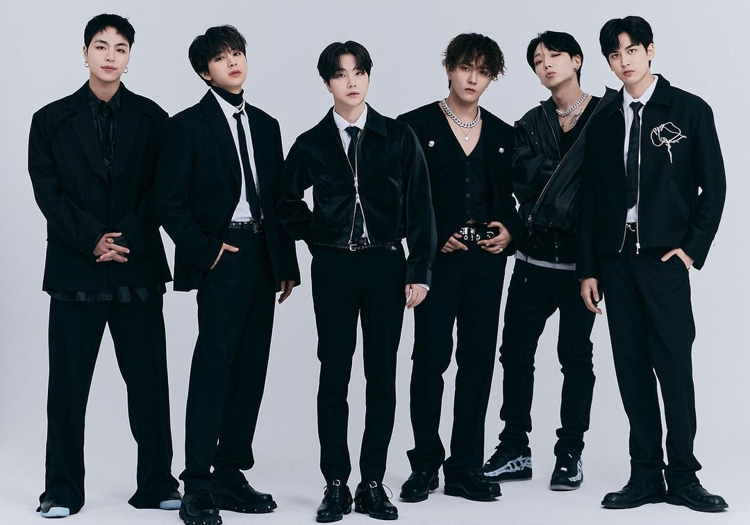 aeternumikonic's tweet photo. Another iKON group photo 🔥 

#iKON @iKONIC_143 #아이콘 https://t.co/38fdWBugwA