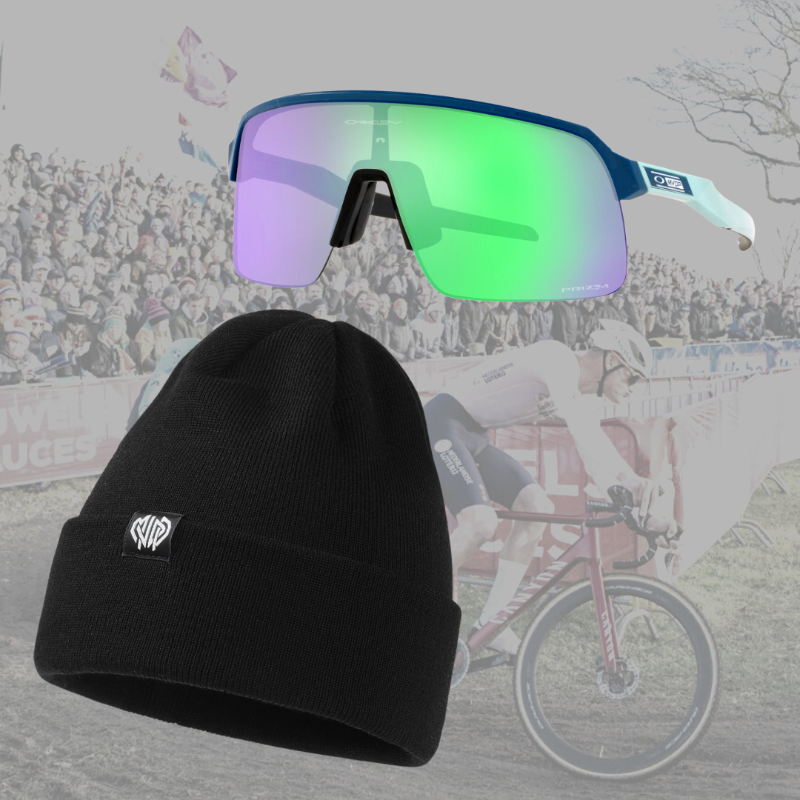 Canyon_Japan's tweet photo. 【マチューのシクロクロス世界権優勝記念】フォロー＆RTキャンペーン

抽選で1名様に、キャニオン公式ストアのMVDPコレクション https://t.co/cjjHBxBBhl から

▶Oakley Sutro Lite MVDP
▶ニットキャップをセットで進呈。

お祝いコメント歓迎🔥 | 応募締切2/8 | DMで当選連絡 | 発送先は国内のみ https://t.co/vUXueCtbNR