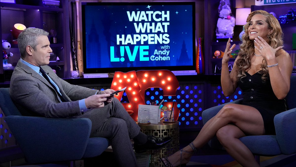 BravoWWHL's tweet photo. #RHOP star Robyn Dixon clarifies that the woman Juan Dixon was speaking with had a hotel receipt with his name on it because he covered the bill for her stay after she lost her wallet.

https://t.co/Vt3ZBCMyYs https://t.co/Qmhl0kqrZb