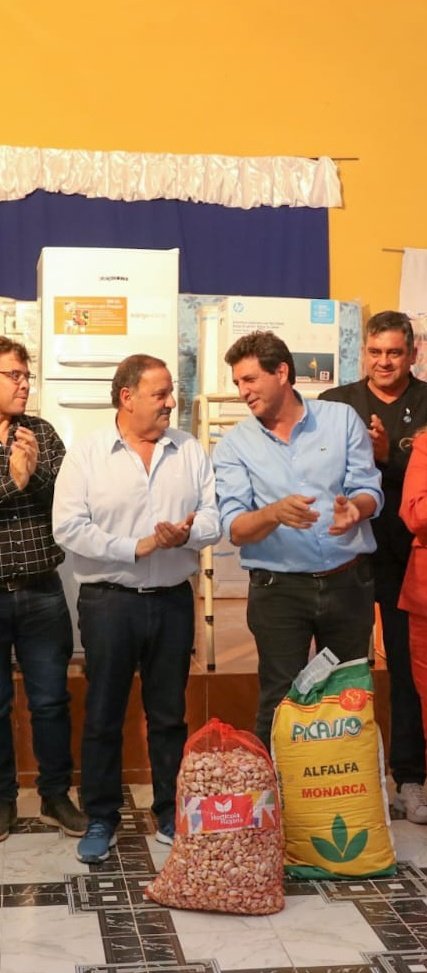 RZavaley's tweet photo. #Politica 🔻🔺 La primara de tantas🔺🔻.. será el elegido??? ....
@jfrejal 
@QuintelaRicardo https://t.co/rrEax7eO5i
