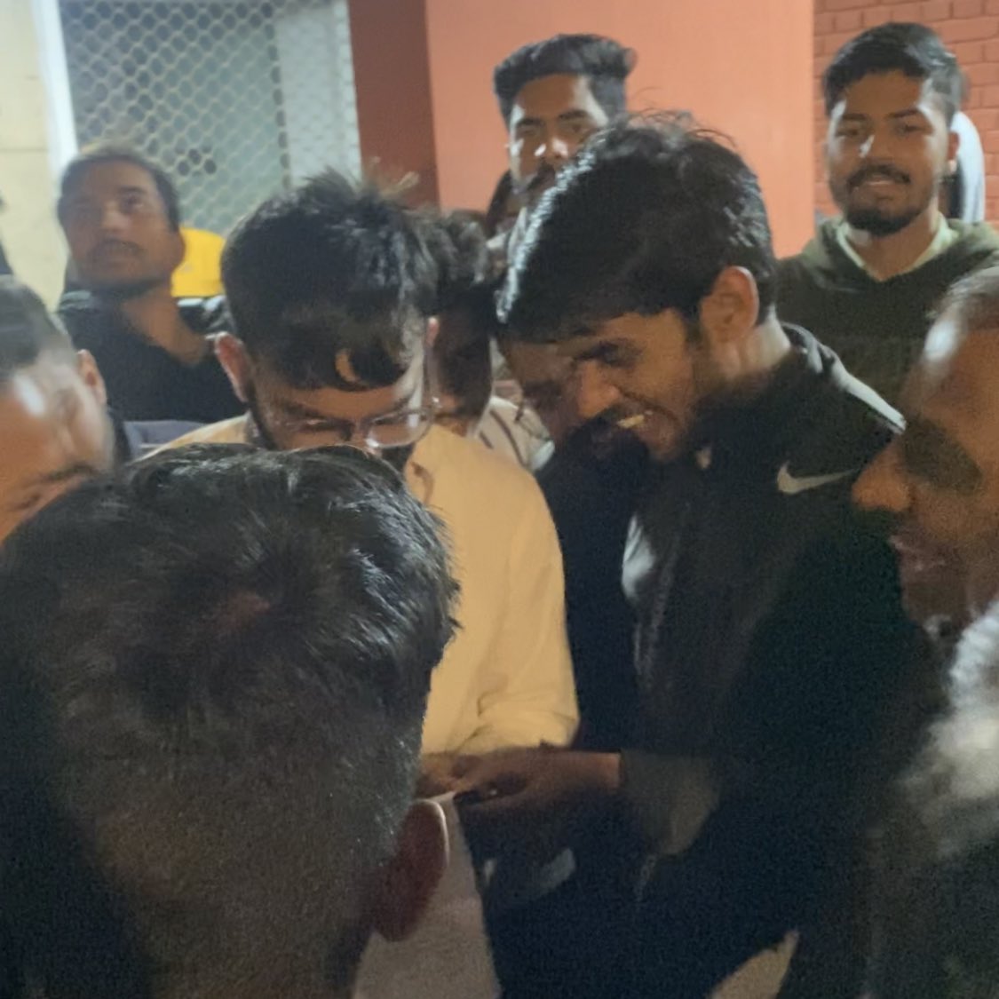 ccshausu's tweet photo. CCSHAU students की सारी माँगें मान ली गयी ।
संघर्ष की विजय हुई॥
जिसने भी इसमें हमारा साथ दिया सभी को तहे दिल से बहुत बहुत धन्यवाद 🙏🏻 https://t.co/sB3uwxKQSS