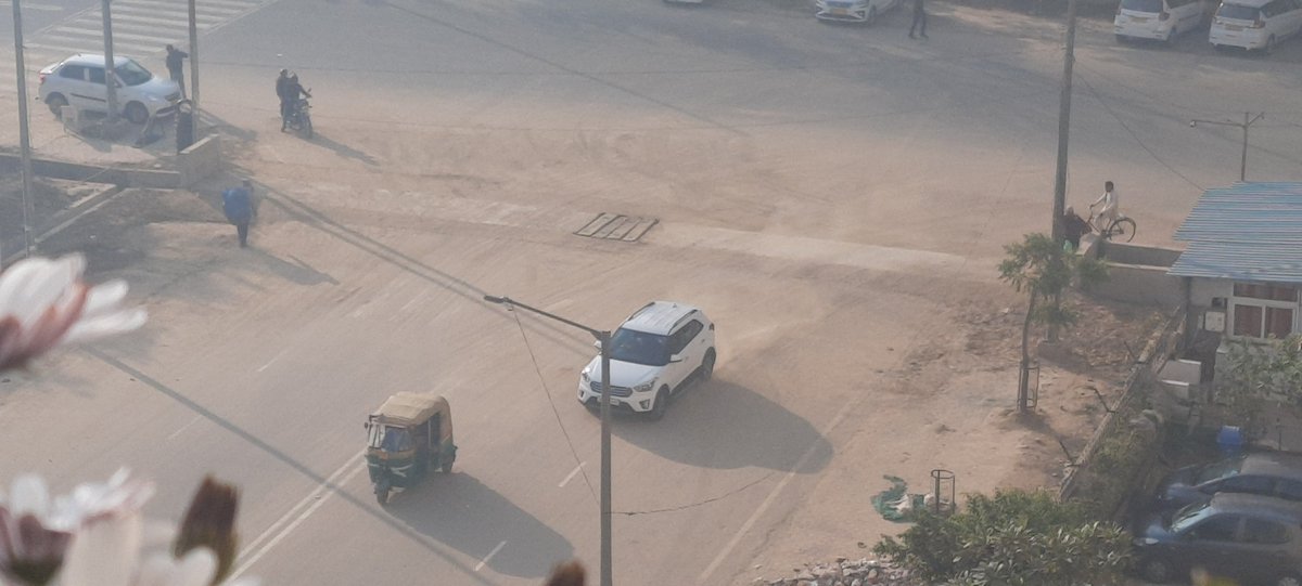 aryadav05's tweet photo. @noida_authority  
Post creation of Nallah in Sec.-76, this huge amount of dust is left for residents living nearby. This dust has spread in length of roads in sector leading to heath issue of Sr.Citizens. Get this vacuum cleaned immediately.
@CeoNoida @dmgbnagar @PankajSinghBJP https://t.co/4bluAUI3Nj