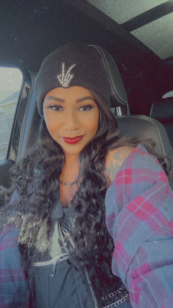 itss_tinyy's tweet image. In my “need more tattoos” era🖤