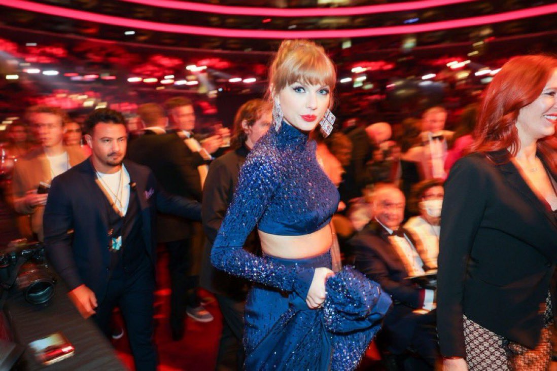 haylorshourly's tweet photo. https://t.co/1r8sBJq5Xh