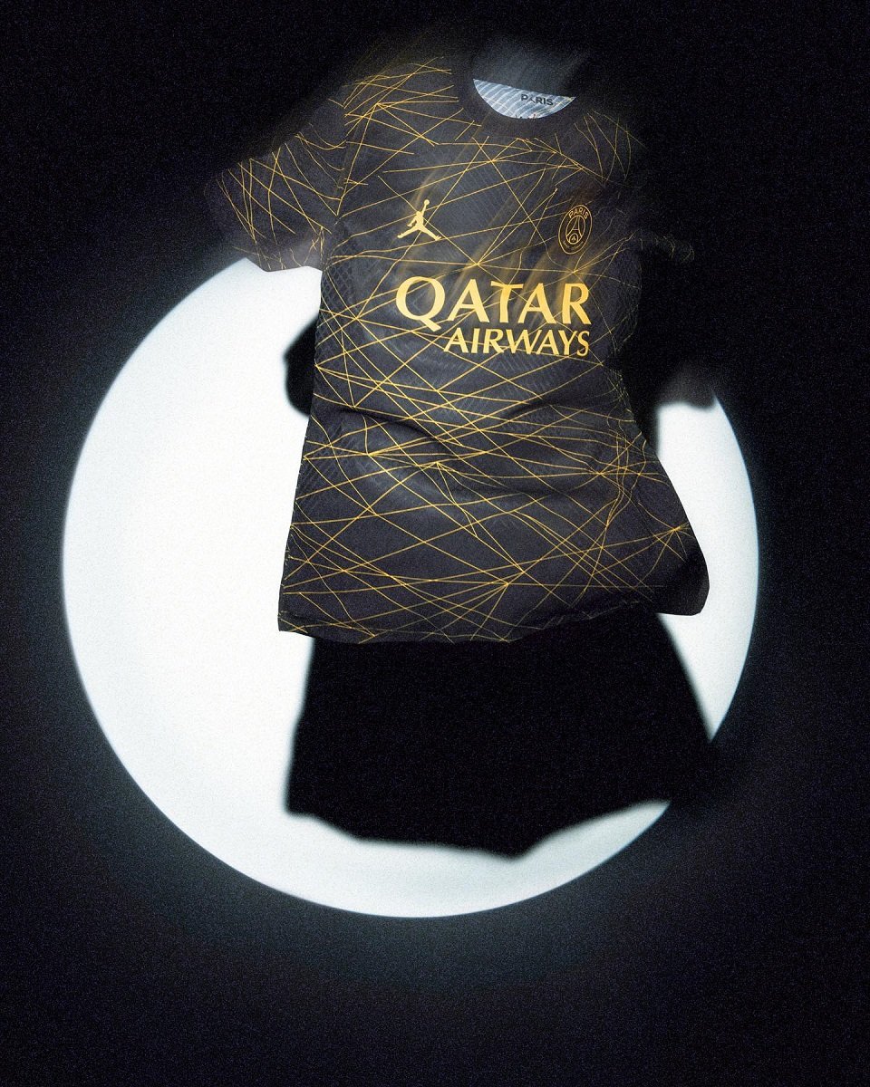 kitstownJP's tweet photo. 💡
Air Jordan × パリ・サンジェルマン 2022-23 シーズンの新4thユニフォーム！

#パリサンジェルマン #ParisSaintGermain #PSG 
#AirJordan 
#ユニフォーム #サッカー #フットボール #uniform #football #soccer 
#キッツタウン #kitstown https://t.co/OFTgWmCYhj