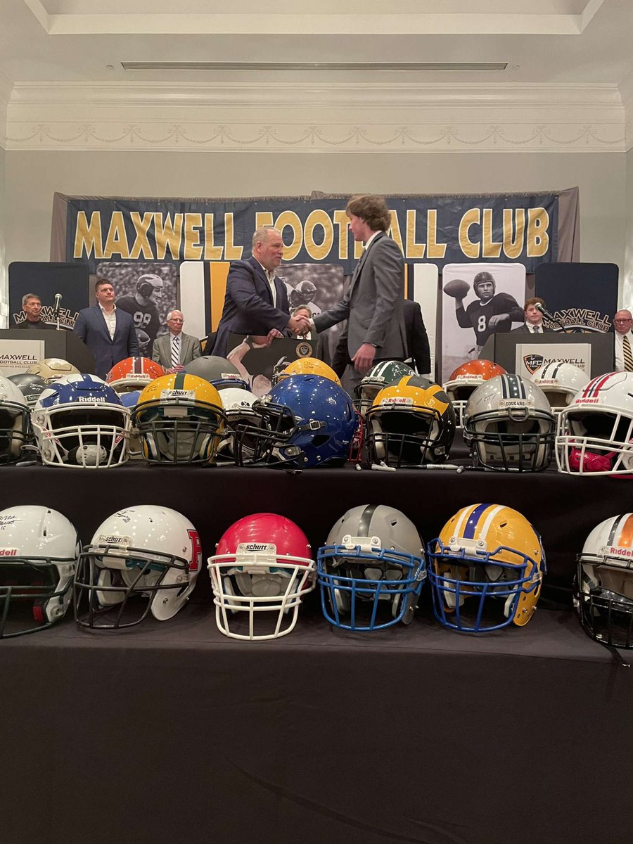 Robbytat17's tweet photo. Thank you Maxwell Football Club for naming me Delaware Mini Maxwell State player of the year. I am very glad I got to share the stage with another future @yalefootball Bulldog @Abu_kamara4. @CoachRenoYale @CoachOstrowsky https://t.co/CYWZWfqTCV