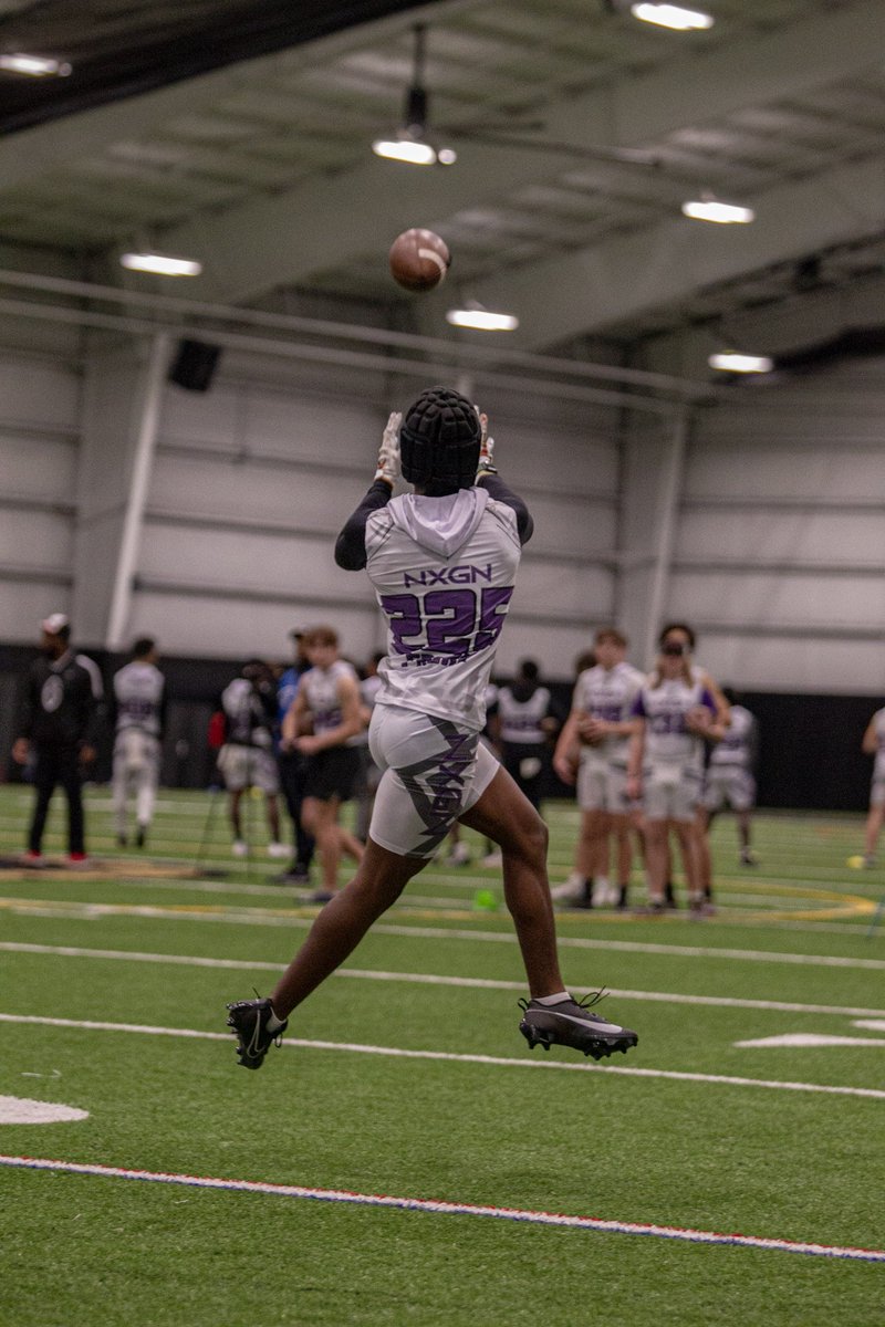 _ElishaTurner10's tweet photo. Had fun on both sides of the ball today‼️ Thanks @TheSHOWByNXGN Until the Show🗣 @CoachSkelton06 @FootballHotbed @RealChadRicardo @FBUcamp @bleechr @GeorgiaPrepMag @therealkwat @SWiltfong247 #NEWTONBOYZ https://t.co/lO8q3BoXCG