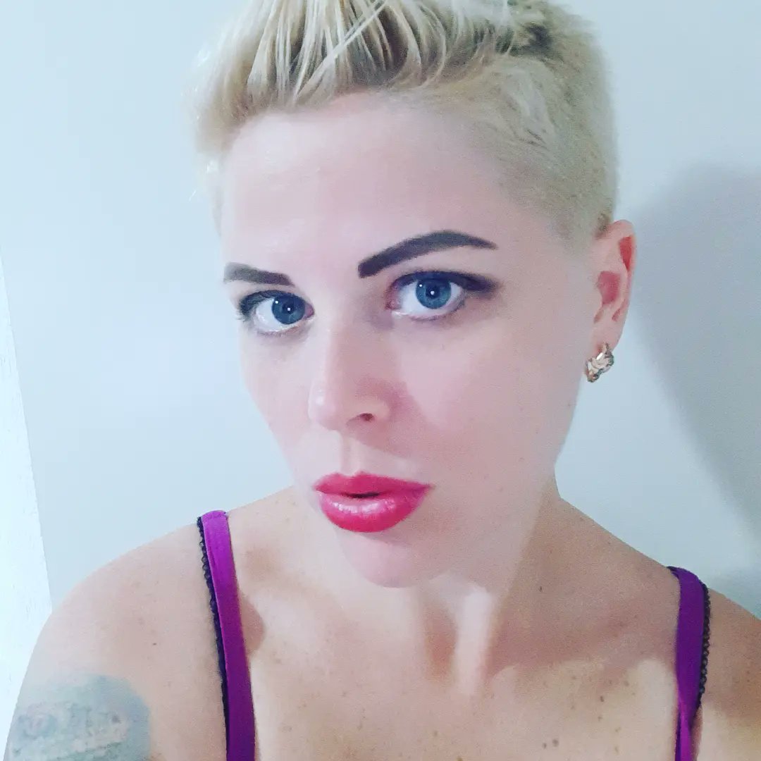 TW Pornstars - Goldilocks018. Twitter. 👄 #models #camgirlِ #streamer #horny #blondie #tattoos. 3