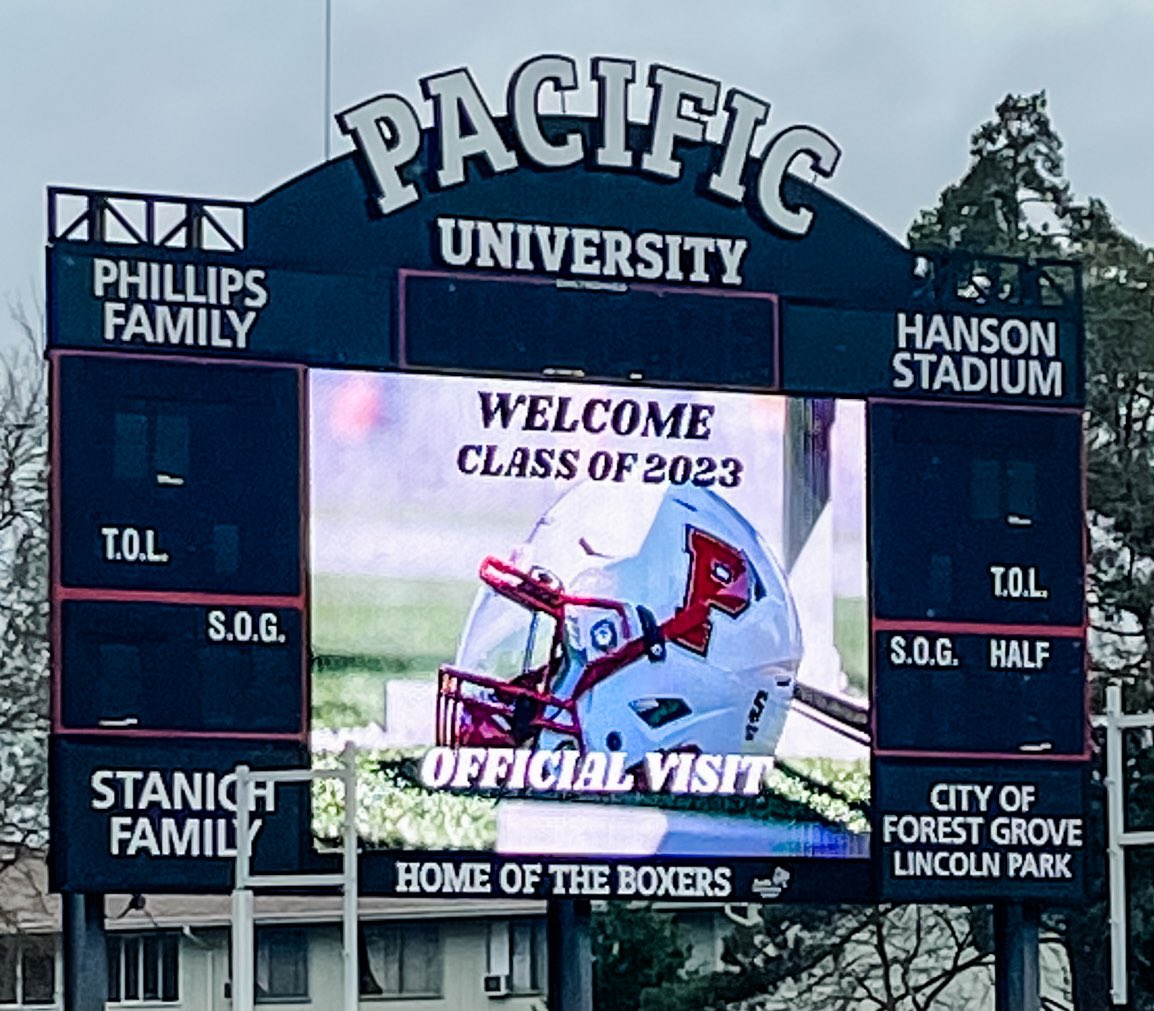 lyndonftanoa's tweet photo. Thank you @CoachFalc and @Boxer_Football, for your hospitality and generosity during my visit. I had a fantastic time talking with the Coaching Staff and hearing more about @PacificU from the players. Thank you for having me. Go Boxers! 🤙🏽 @MaluStrength https://t.co/tHNECuDjzJ