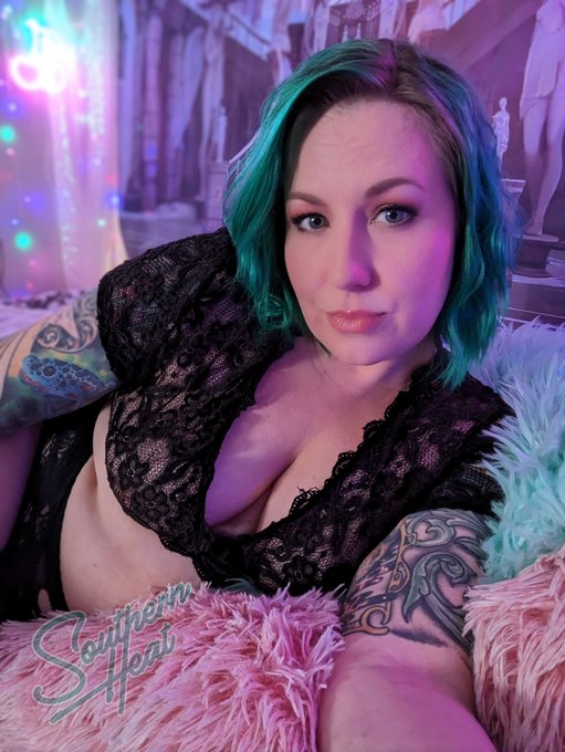 I am not currently offering Cam2Cam services, but I'm still available for GFE, Sexting and custom audio/video<a href="/tag/photographer"class="tags"><span>#photographer</span></a><a href="/tag/creator"class="tags"><span>#creator</span></a><a href="/tag/milf"class="tags"><span>#milf</span></a><a href="/tag/photoeditor"class="tags"><span>#photoeditor</span></a><a href="/tag/du"class="tags"><span>#du</span></a>