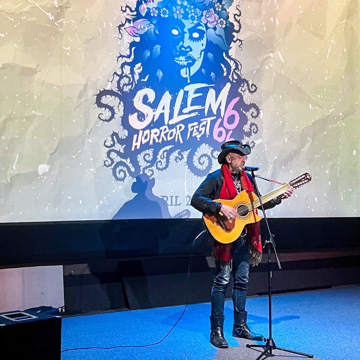Tim Eriksen performing “How Come That Blood” in Salem, Massachusetts at the @CinemaSalem advance screening.