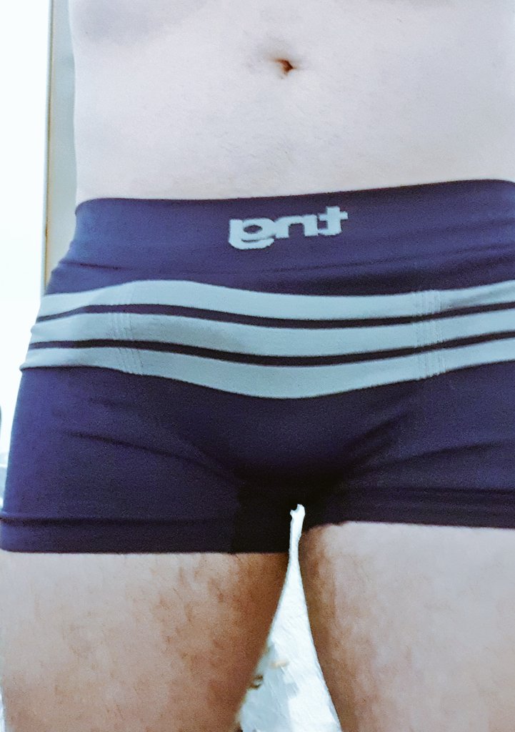DinCueca's tweet photo. Estreitando a cueca nova e o pau já fica daquele jeito. O jeito vai ser socar mais uma antes de dormir hoje haha
#cueca #cuecaazul #PINTOSAWARDS #PINTOAWARD #sunga #bulge #bulgefootball #brotheragem #BRODERAGEM #frot #hotboy #boy https://t.co/UAoxVjlYTD
