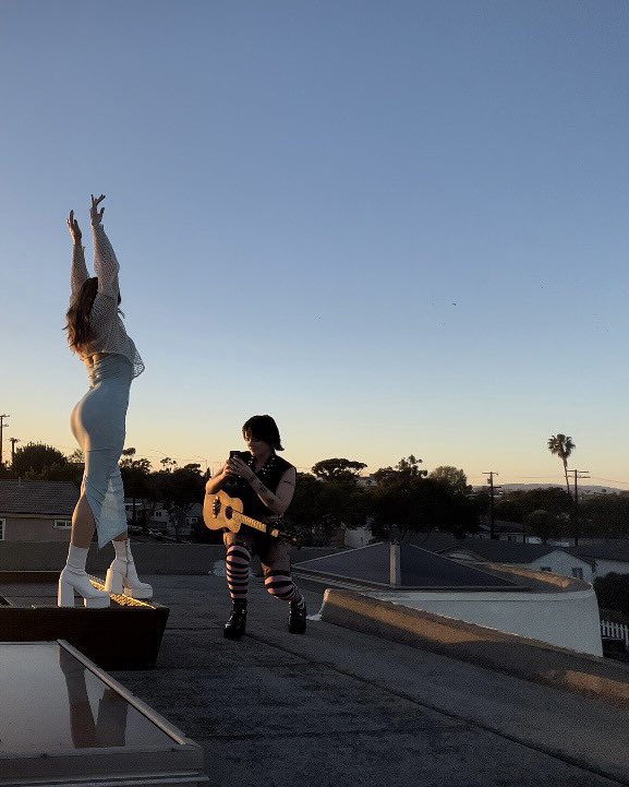 H A L E Y tweet media